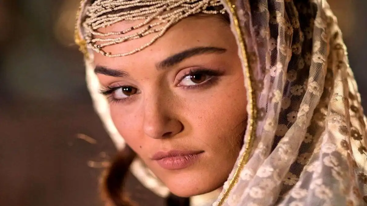  تیپ و ژست خاص«هانده ارچل» بازیگر فیلم مست عشق در یک کلیسا