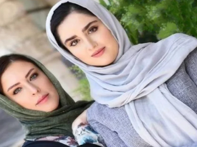 خواهران زیبا و چشم رنگی سینما مادر و خاله هانیه غلامی