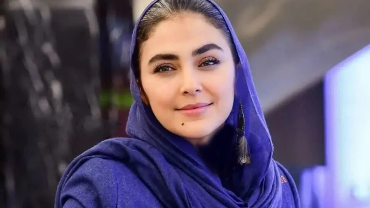 هدی زین العابدین در کنار پدر و همراه مادر مرحومش