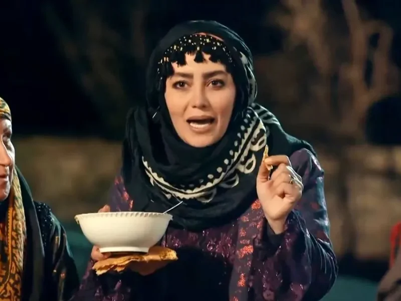 عکس «روژان» سریال نون خ در حال قدم زدن در تهران