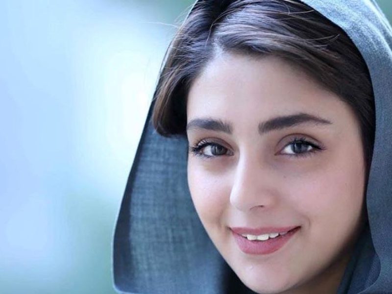 چهره و استایل جذاب «هستی مهدوی فر» بازیگر فیلم ۵۰ کیلو آلبالو در 32 سالگی