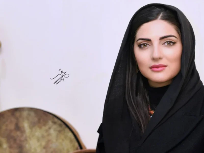 خبر روز | استایل عجیب و جذاب هلیا امامی در کنار برج ایفل 9 خبر روز | استایل عجیب و جذاب هلیا امامی در کنار برج ایفل