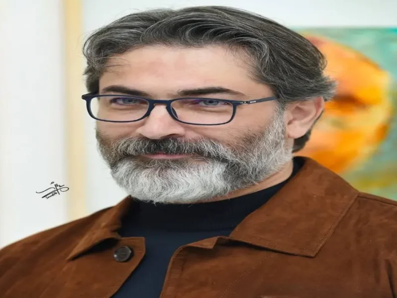 نمایشگاه آثار تجسمی سینماگران با عنوان “سوی دیگر” با حضور پارسا پیروزفر