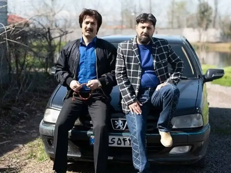 عکس «نقی، بائو، رحمت و ارسطو» سریال پایتخت در حال والیبال بازی کردن در استخر