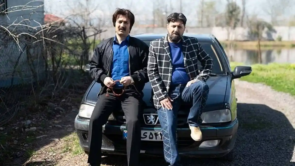 خبر روز | عکس «نقی، بائو، رحمت و ارسطو» سریال پایتخت در حال والیبال بازی کردن در استخر عکس «نقی، بائو، رحمت و ارسطو» سریال پایتخت در حال والیبال بازی کردن در استخر