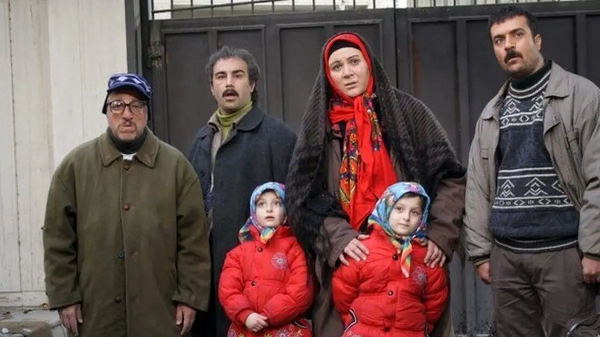 عکس شب یلدا 1404: پست سارا و نیکا سریال پایتخت با استایل متفاوت کنار میز شب یلدا