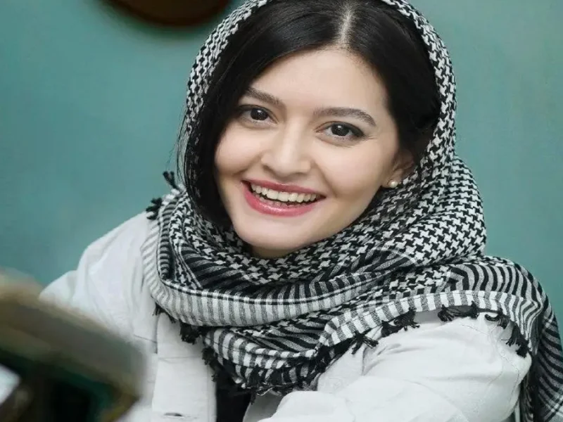 دکوراسیون آشپزخانه شیک پردیس احمدیه بازیگر پوست شیر