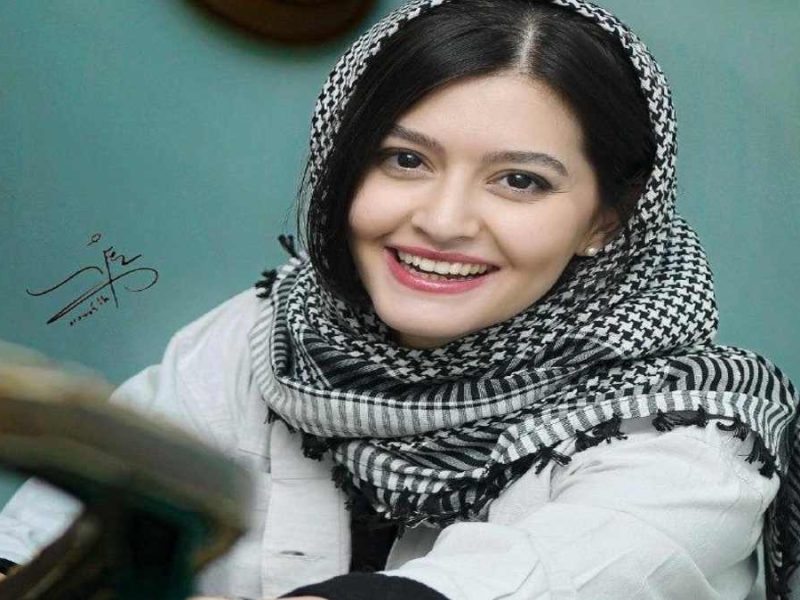 خبر جنجالی پردیس احمدیه از هند فارغ التحصیل شد