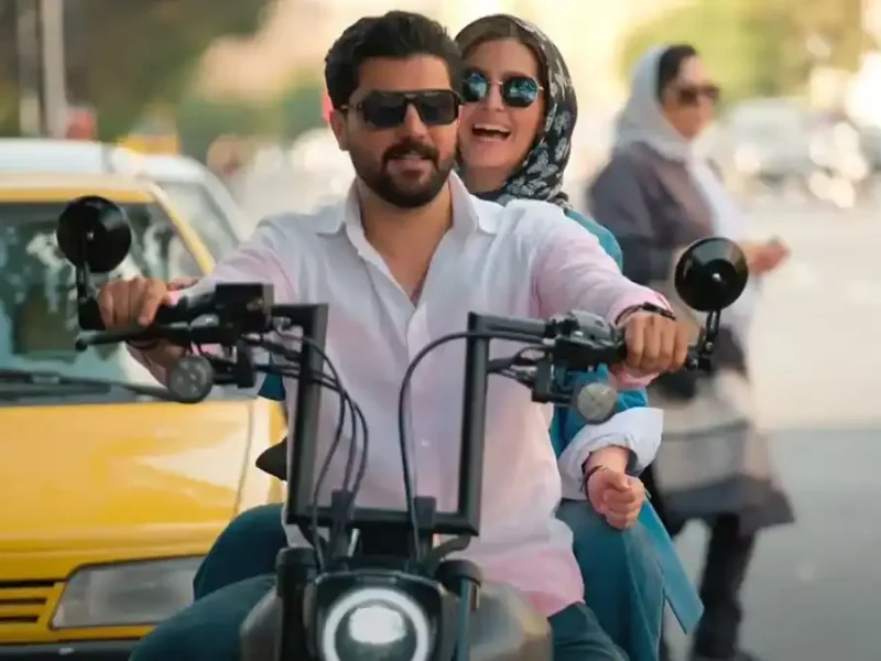 خبر روز | تصاویر پردیس احمدیه و سینا مهراد سوار بر موتور در سریال از یاد رفته تصاویر پردیس احمدیه و سینا مهراد سوار بر موتور در سریال از یاد رفته