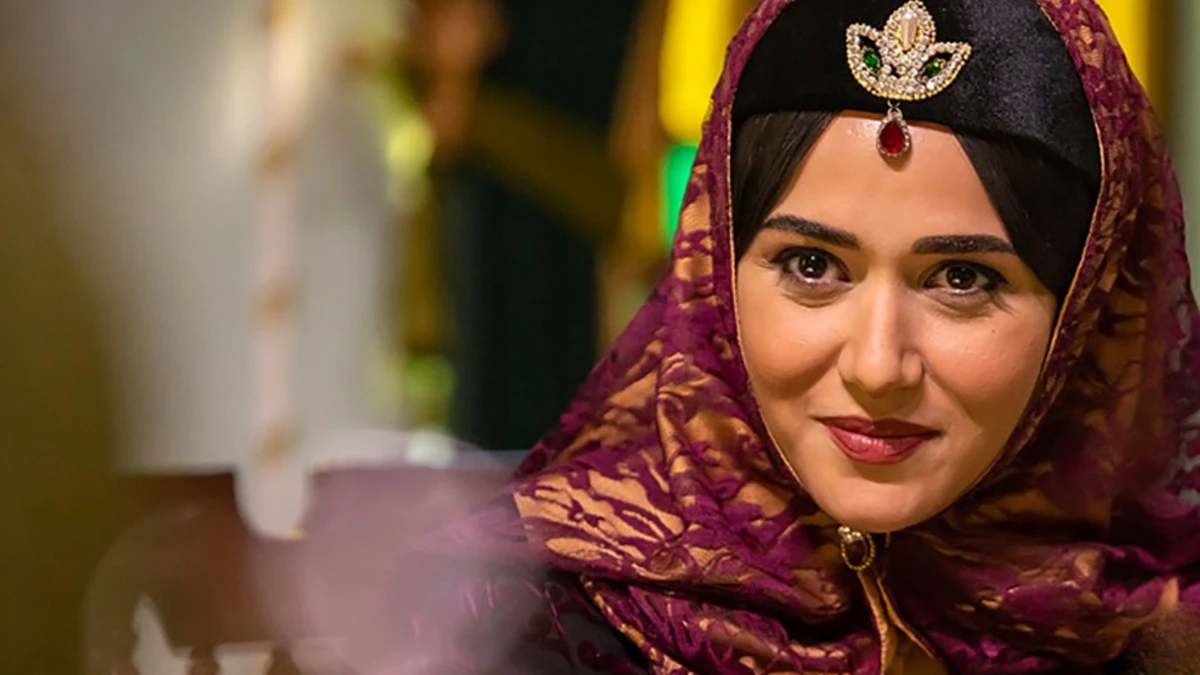 خدیجه تهرانی «پریناز ایزدیار» در پشت صحنه سریال جریان
