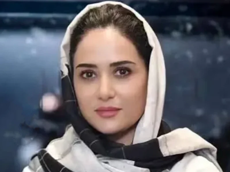 «پریناز ایزدیار» پشت صحنه نمایش «من و گربه پری»