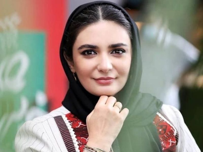 پوشش جذاب و خاص لیندا کیانی در روز تولدش