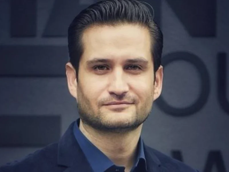 تصویر روز | پسر پویا امینی همقد پدر شد پسر پویا امینی همقد پدر شد