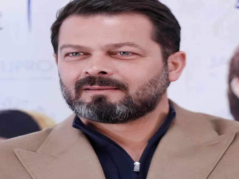 حضور "پژمان بازغی" با استایلی شیک در جشنواره