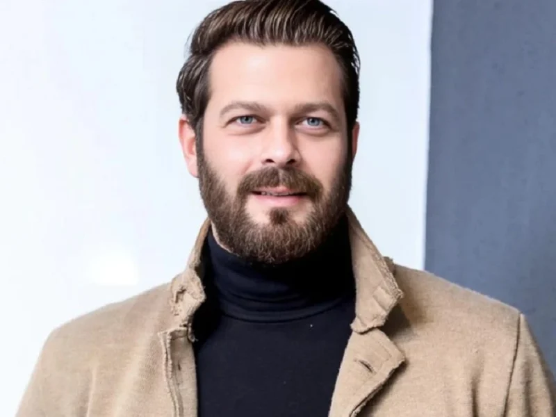 عکس پژمان بازغی در کنار خانم بازیگر مشهور در کیش