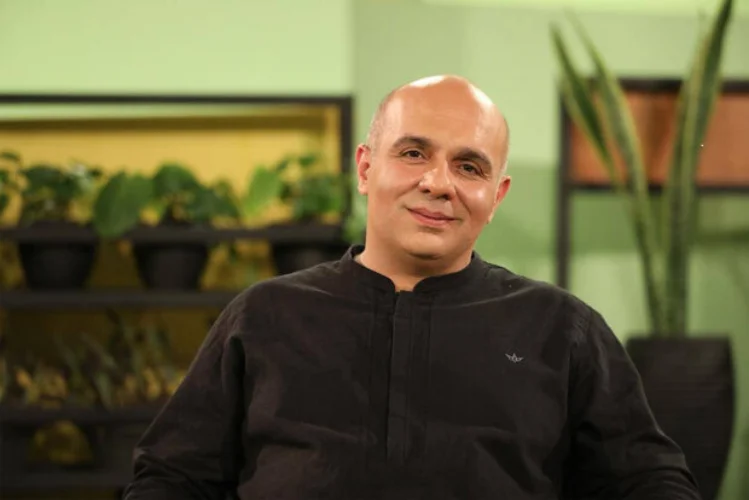 بیوگرافی پیام دهکردی