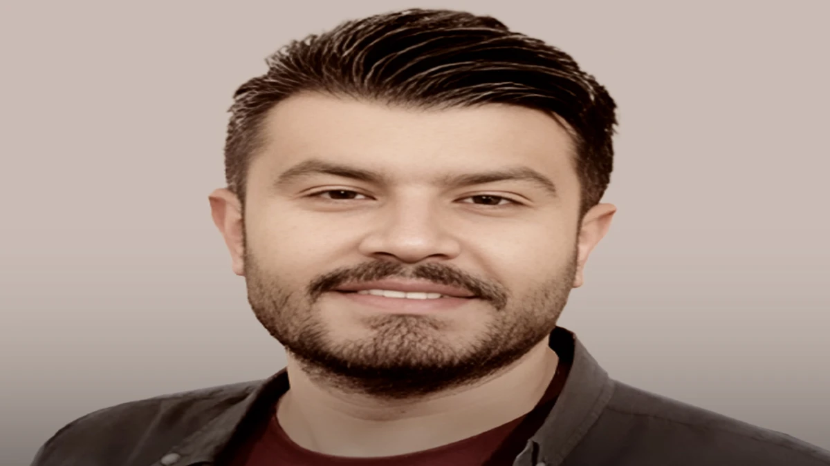 خبر روز | مجری تلویزیونی پیمان طالبی در کنار همسرش زیبایش 1 مجری تلویزیونی پیمان طالبی در کنار همسرش زیبایش
