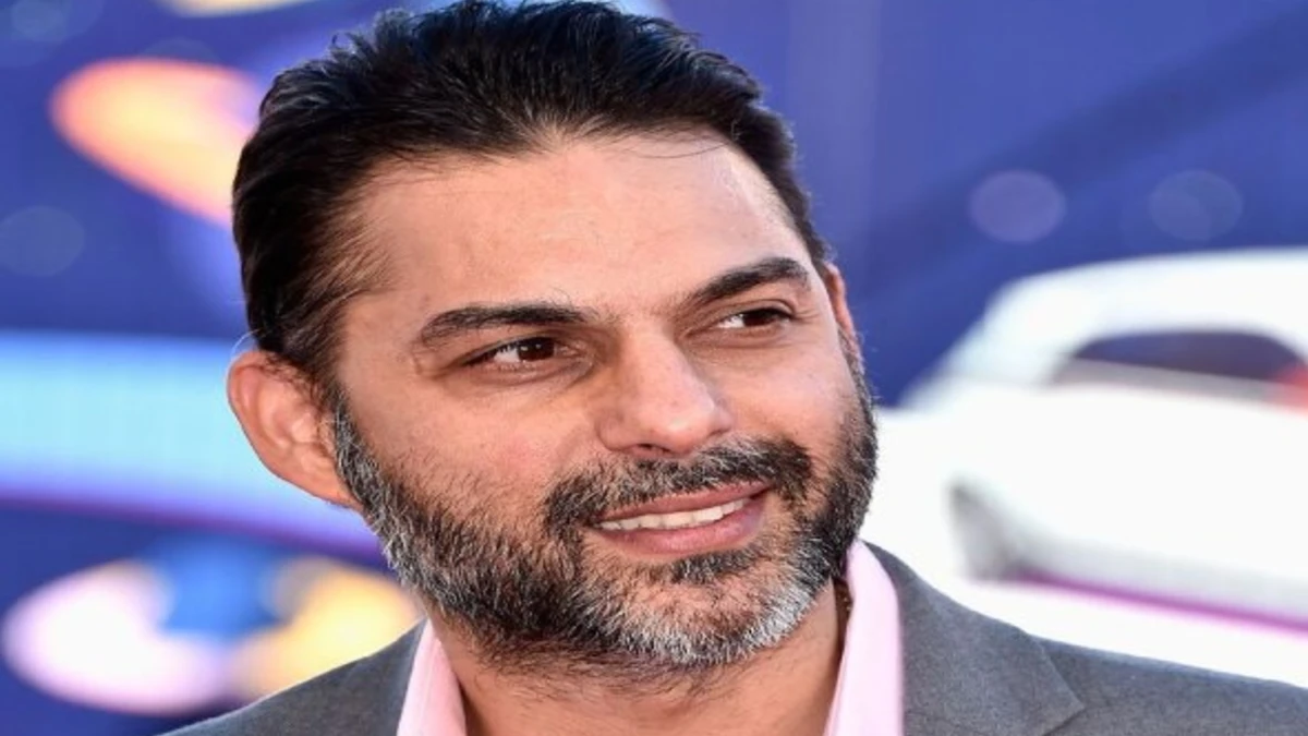عکس جدید و دیدنی از پیمان معادی در کنار خواهرش