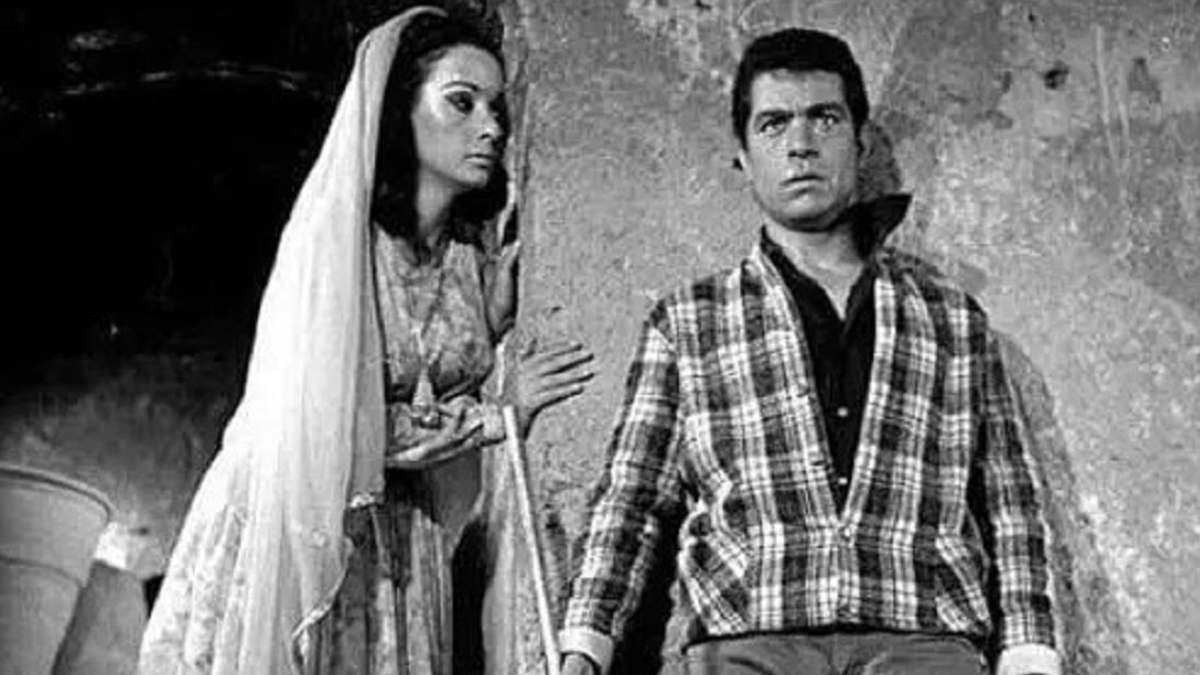 سفر در زمان؛ عکس قدیمی از چهره کتایون امیرابراهیمی در ۲۸ سالگی عکس قدیمی از چهره کتایون امیرابراهیمی در ۲۸ سالگی