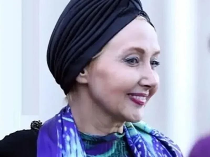 چهره دیدنی کتایون ریاحی و پسرش پوریا در رونمایی از فیلمنامۀ کوروش کبیر ۸ سال پیش