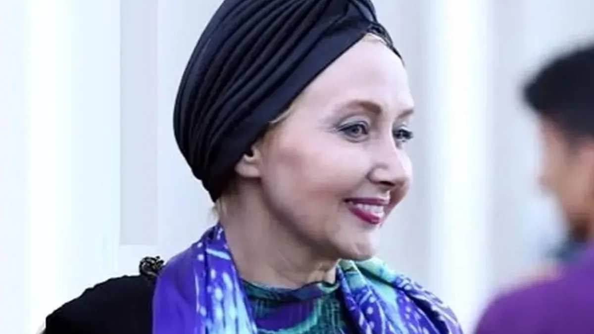 چهره دیدنی کتایون ریاحی و پسرش پوریا در رونمایی از فیلمنامۀ کوروش کبیر ۸ سال پیش