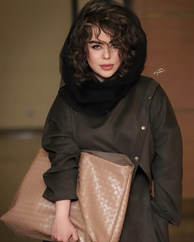 کیف میلیاردی الهام اخوان در جشنواره 25 3