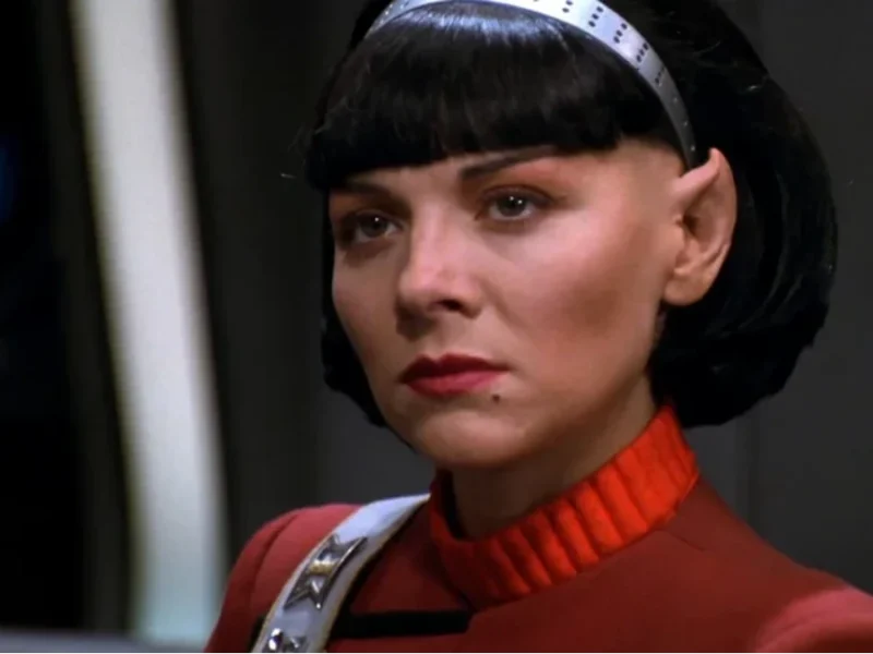 نارضایتی کیم کاترال از لباس شخصیتش در پیشتازان فضا