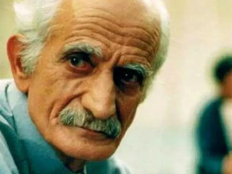 «کیومرث ملک مطیعی» در 41 سالگی در کنار رضا بیک ایمانوردی؛ سال 56