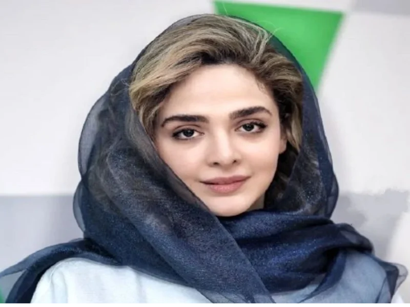 عکس سلفی یاسمنِ لحظه گرگ‌و‌میش در اتاق گریم