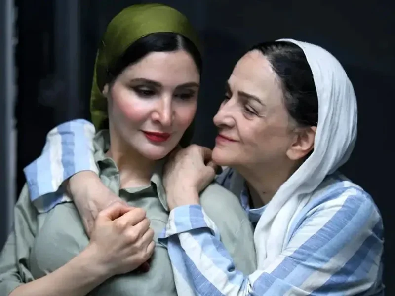 عکس قدیمی مادر رحیم در سریال بامداد خمار با بازی گلاب آدینه