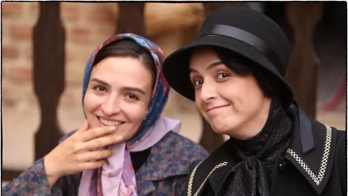 عکس پشت صحنه بامداد خمار با گلاره عباسی و لاله اسکندری عکس پشت صحنه بامداد خمار با گلاره عباسی و لاله اسکندری