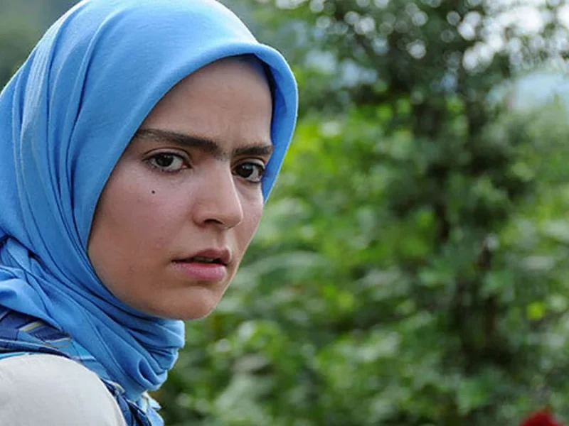 تصویر روز | گلرخِ سریال از یاد رفته با دامن در خیابانهای نیویورک! گلرخِ سریال از یاد رفته با دامن در خیابانهای نیویورک!