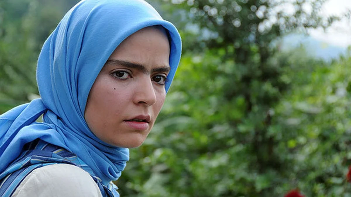 گلرخِ سریال از یاد رفته با دامن در خیابان‌های نیویورک!