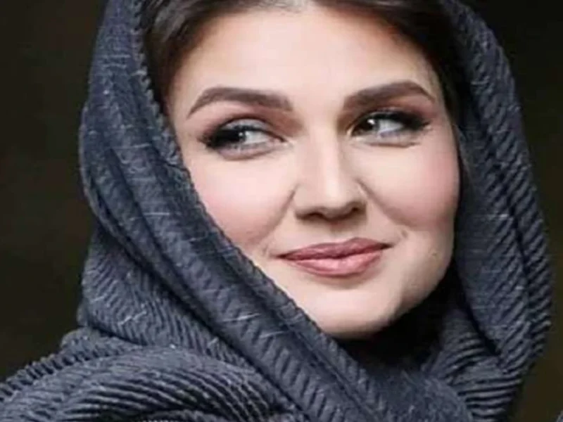 عکسی جذاب از سفر گلوریا هاردی به یزد