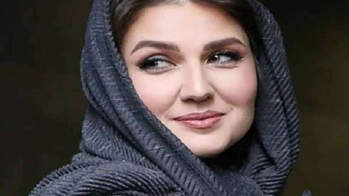 تصویر روز | عکسی جذاب از سفر گلوریا هاردی به یزد 1 عکسی جذاب از سفر گلوریا هاردی به یزد