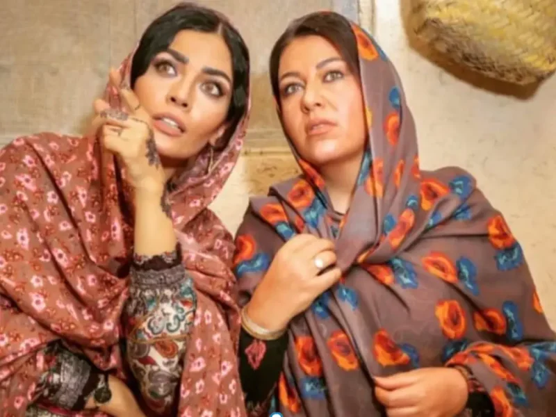 خبر روز | لباس محلی «گیتی قاسمی و صحرا اسداللهی» در کردستان لباس محلی «گیتی قاسمی و صحرا اسداللهی» در کردستان
