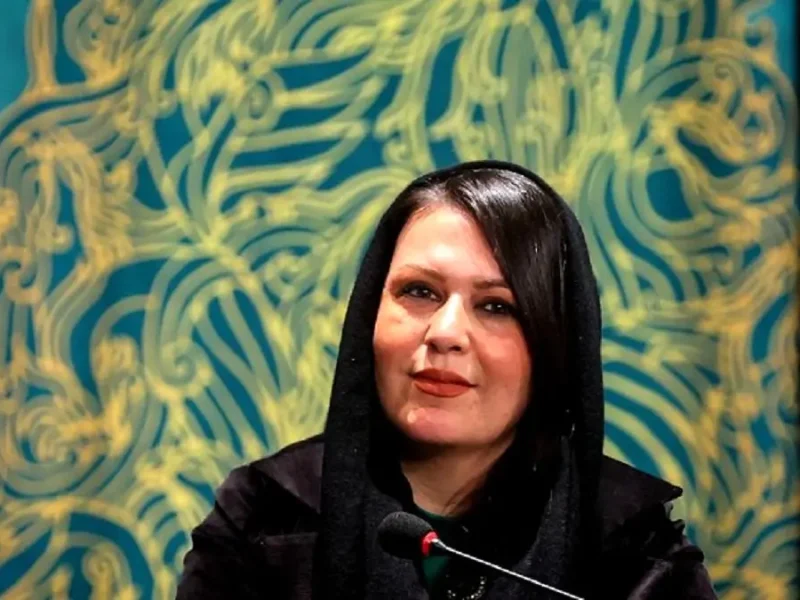چهره دیدنی گيتی قاسمی با استایل خاص و ژست عجیب