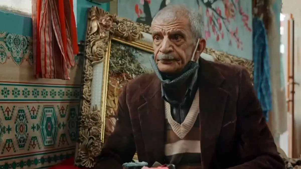 عکس «بهادر خان پدر روناک» سریال نون خ در کنار پرستو صالحی