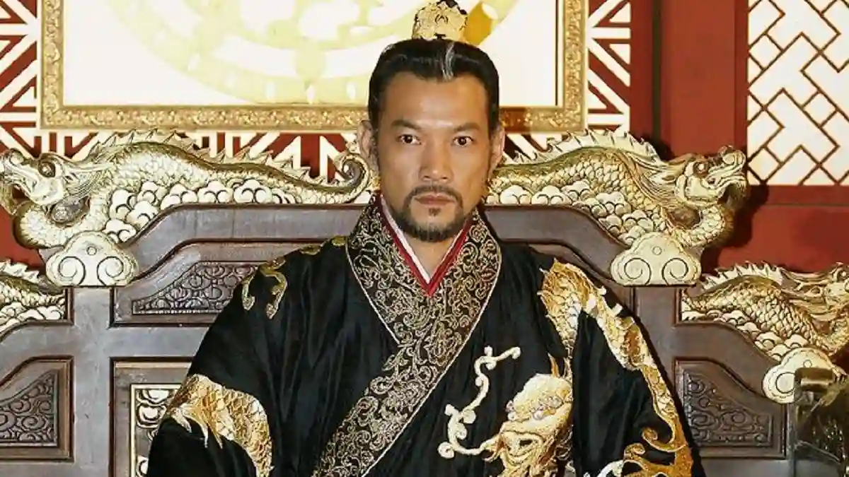 عکس «یوری» در حال تمرین در پشت صحنه سریال امپراتور بادها سال 1386